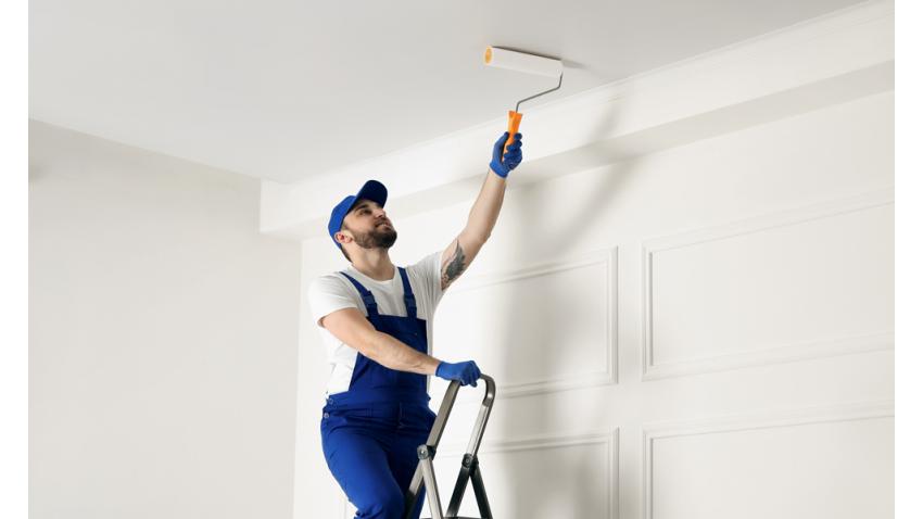 Hur reparerar jag mitt grängade innertak?